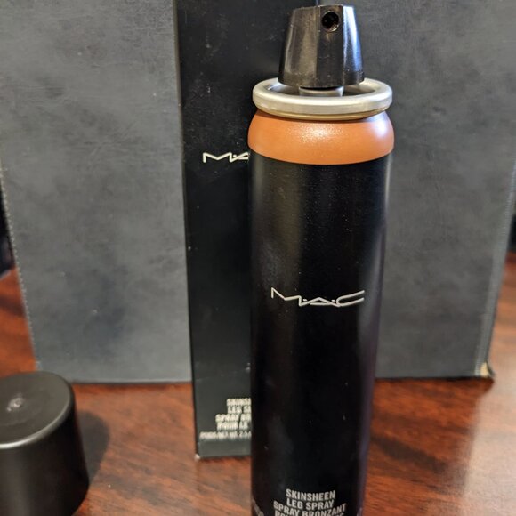 MAC Skinsheen Leg in Dark - Bronzer - Picture 2 of 2